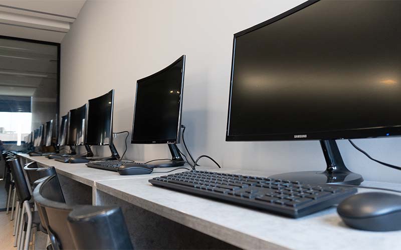 Computer Lab Aegean College Athens